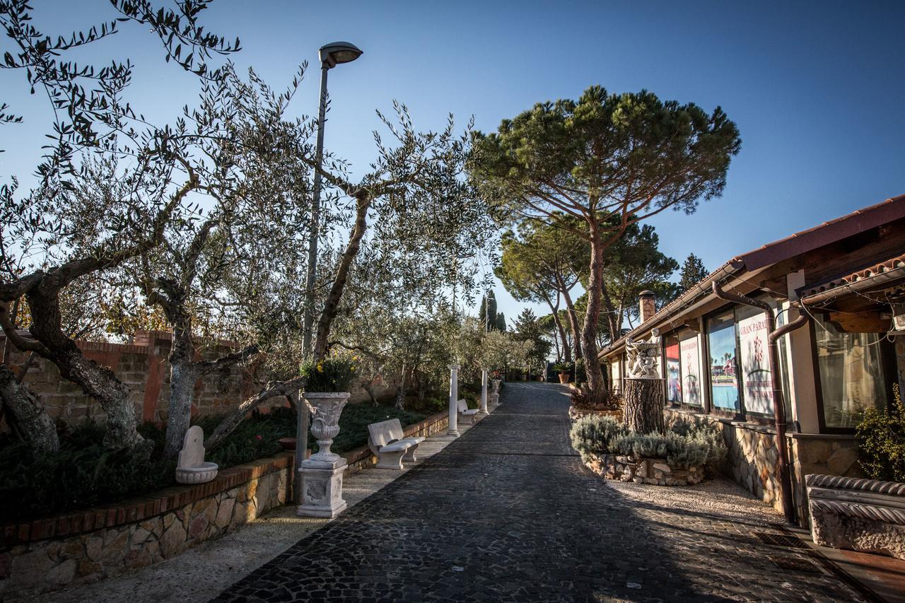 ホテルTenuta Gran Paradiso Palombara Sabina エクステリア 写真